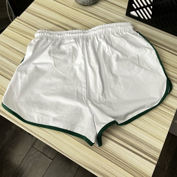 White Fox Boutique Another Level Relaxed Shorts White - Picture 4 of 7